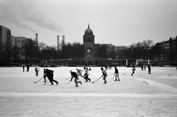 The Community Aspect of Hockey Friendships on Ice